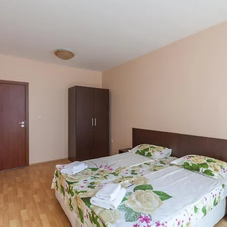 Panorama Kabakum - Free Parking Apartment Golden Sands